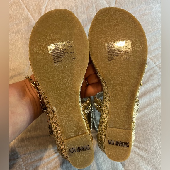 Perfect Stuart Weitzman Gold wedge heels - Picture 4 of 5